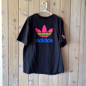 Adidas• Black w Neon Logo• Size L